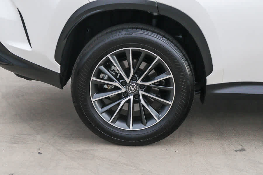 Used 2024 Lexus NX 350h AWD w/ Vision Package image 10