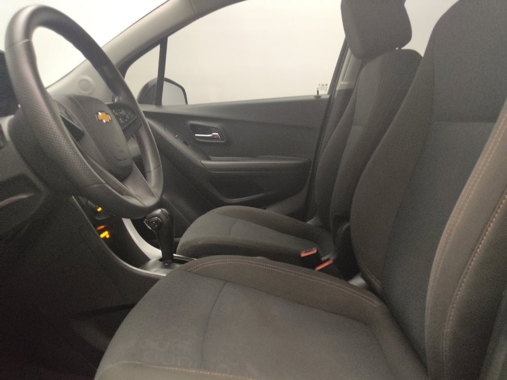 Used 2020 Chevrolet Trax LS w/ Tint and Cruise Package FWD image 17