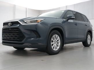 Used 2024 Toyota Grand Highlander AWD video 1