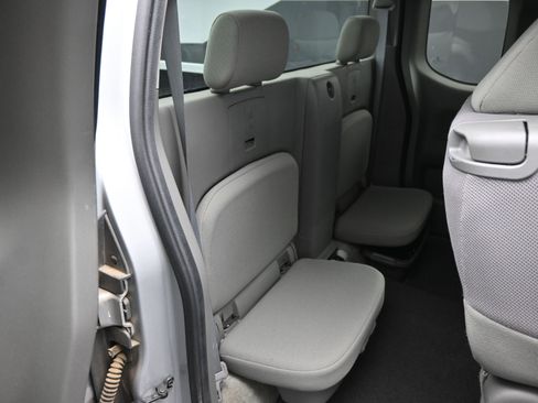 Used 2014 Nissan Frontier S w/ S Preferred Package image 14