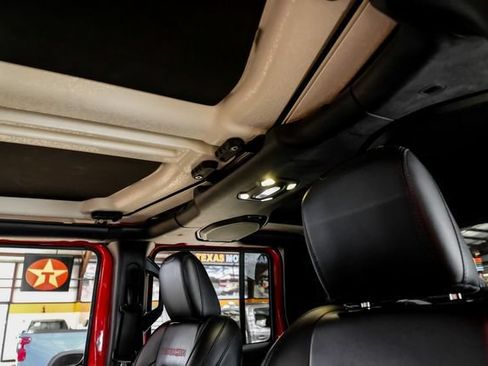 Used 2020 Jeep Gladiator Rubicon AWD/4WD image 33