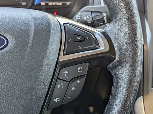 Used 2024 Ford Edge SEL image 25