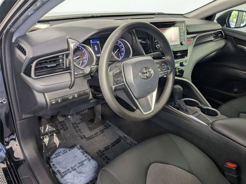 Used 2022 Toyota Camry LE w/ Convenience Package FWD image 11