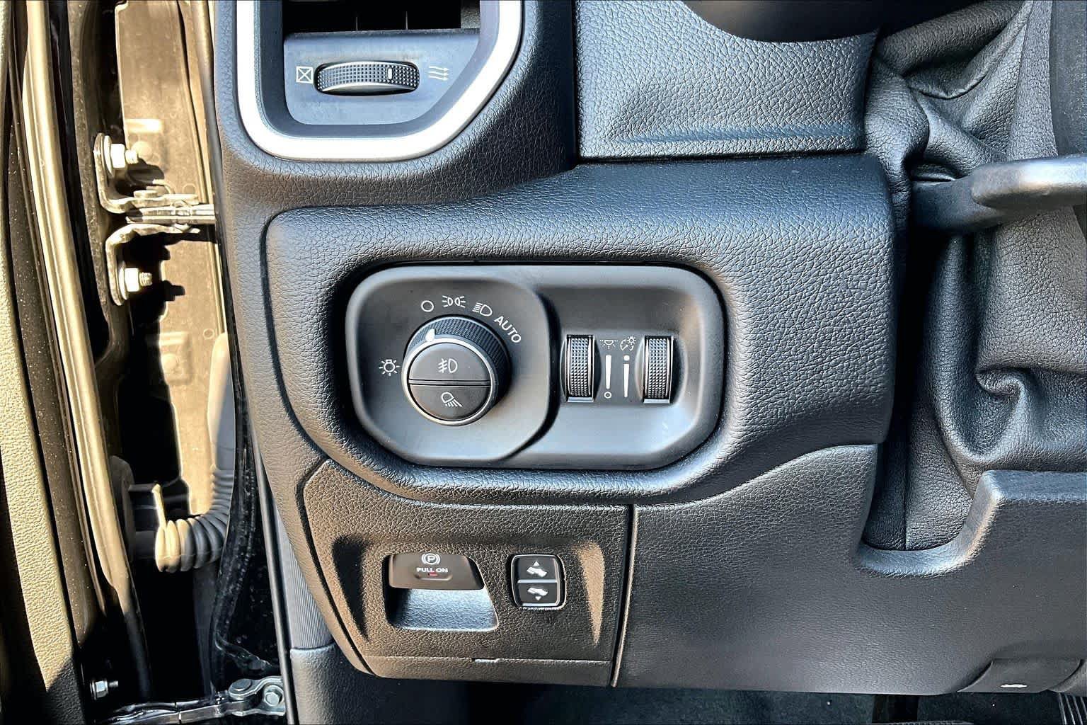 Used 2019 RAM 1500 Big Horn RWD image 36