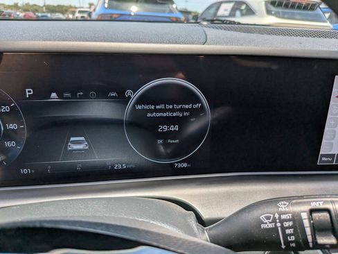 Certified 2025 Kia Seltos EX FWD image 35