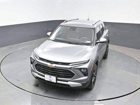 Used 2025 Chevrolet TrailBlazer LT AWD/4WD image 18