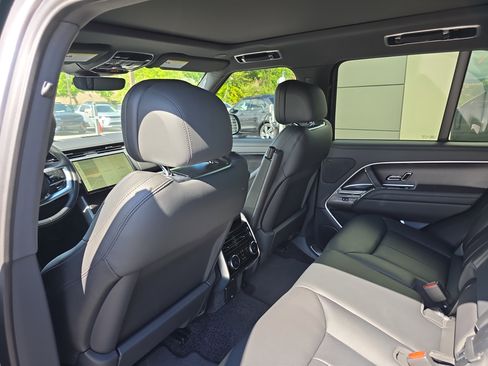 Certified 2026 Land Rover Range Rover SE AWD/4WD image 16