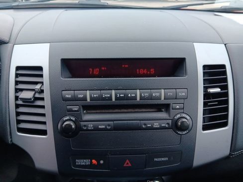 Used 2010 Mitsubishi Outlander XLS AWD/4WD image 18