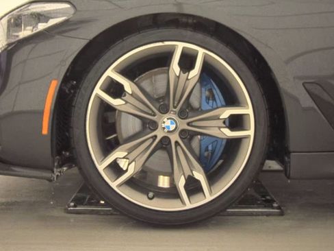 Used 2020 BMW M550i xDrive w/ Executive Package AWD/4WD image 18