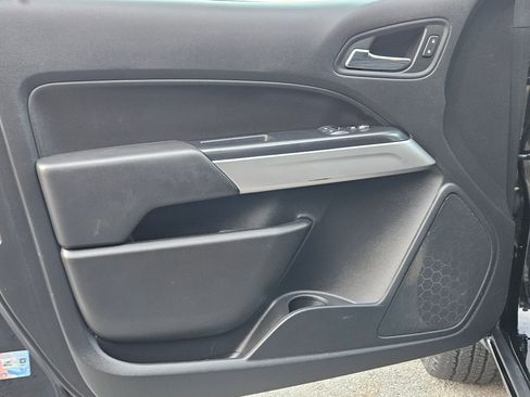 Used 2022 Chevrolet Colorado LT w/ Fleet Safety Package image 16