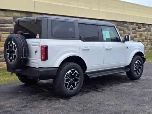 New 2025 Ford Bronco Outer Banks image 9