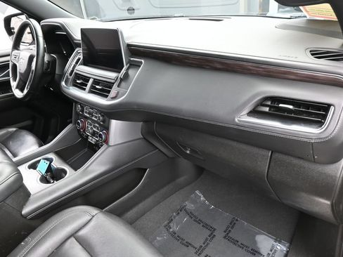 Used 2024 Chevrolet Suburban LT RWD image 47