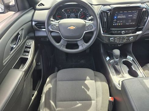 Used 2023 Chevrolet Traverse LT FWD image 13