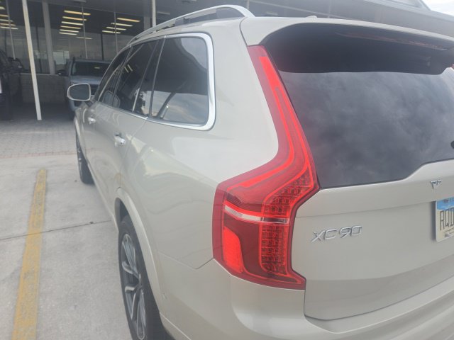Used 2018 Volvo XC90 T6 Momentum w/ Convenience Package AWD/4WD image 11