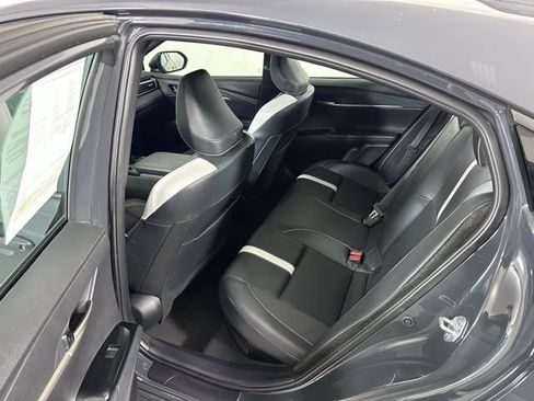 Used 2025 Toyota Camry SE w/ Convenience Package image 14