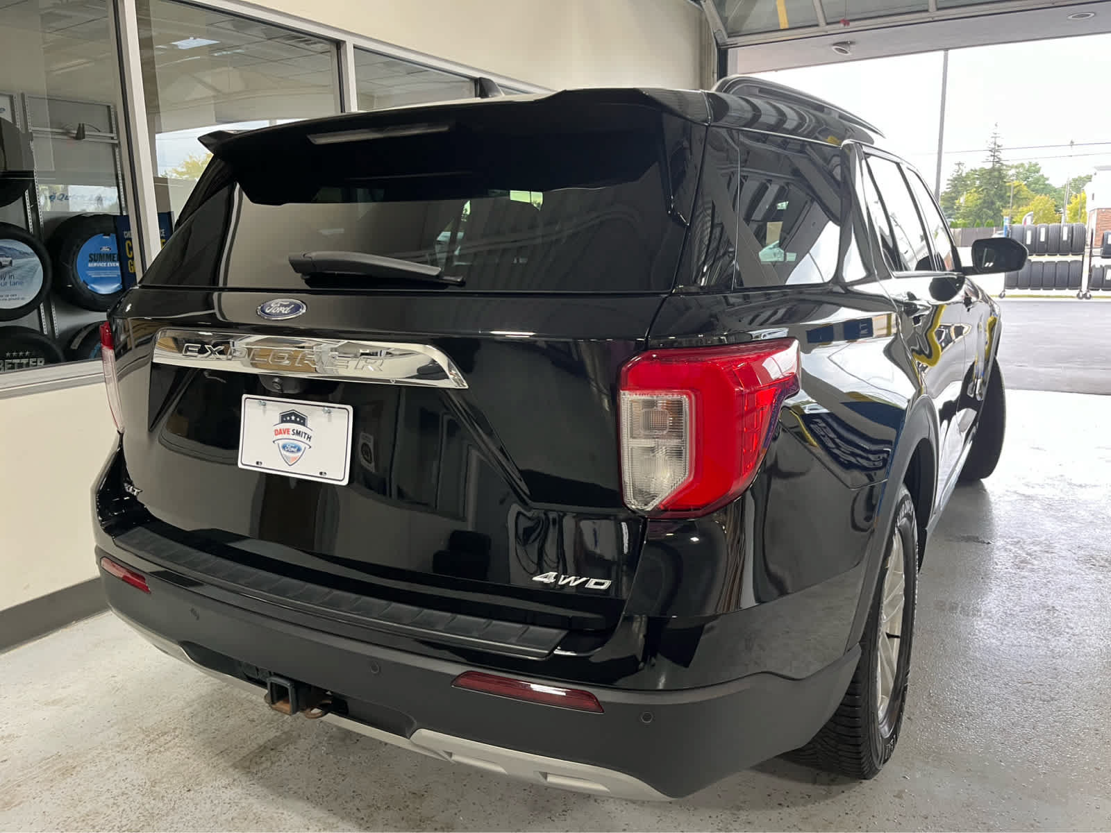 Certified 2023 Ford Explorer XLT w/ Equipment Group 202A AWD/4WD image 7