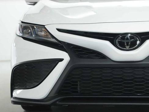 Used 2023 Toyota Camry SE AWD/4WD image 6