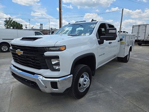New 2025 Chevrolet Silverado 3500 W/T w/ WT Convenience Package image 2