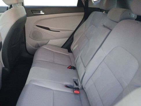 Used 2020 Hyundai Tucson SE w/ Cargo Package image 15