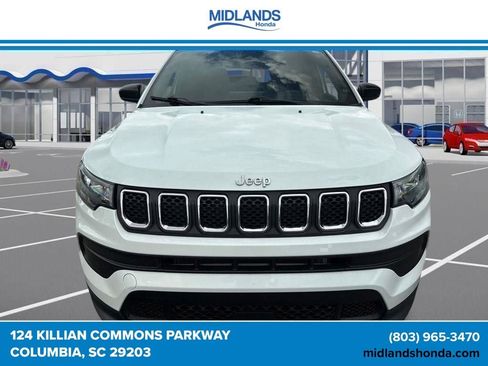 Used 2023 Jeep Compass Sport AWD/4WD image 2