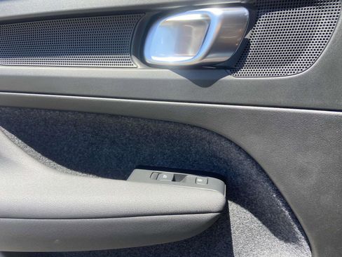 New 2025 Volvo XC40 B5 Ultra w/ Climate Package image 15