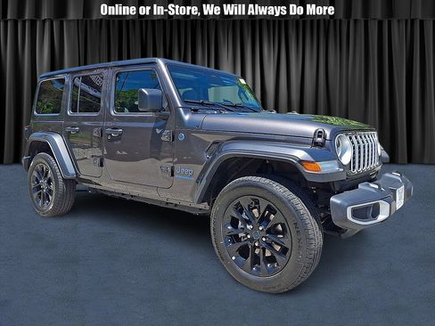 Certified 2025 Jeep Wrangler Unlimited Sahara w/ Safety Group AWD/4WD image 1