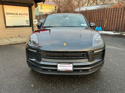 Used 2022 Porsche Macan image 2