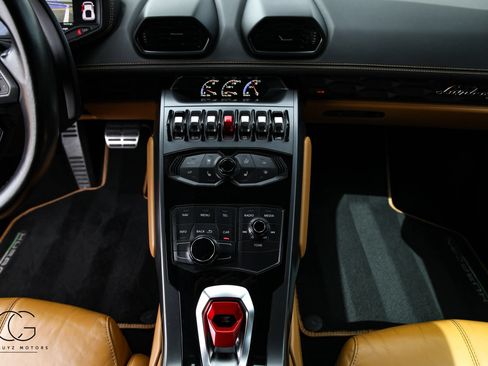 Used 2015 Lamborghini Huracan LP 610-4 AWD/4WD image 38