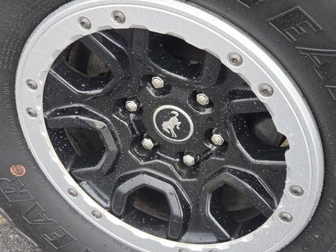 Used 2022 Ford Bronco Black Diamond w/ Sasquatch Package image 18