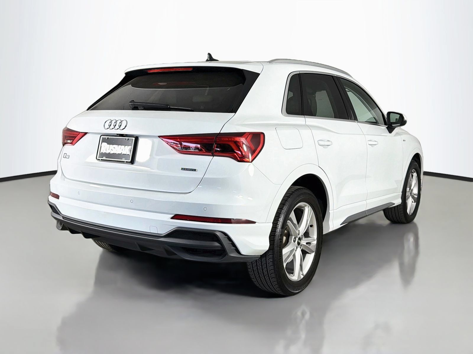Used 2023 Audi Q3 2.0T Premium Plus w/ Premium Plus Package AWD/4WD image 7