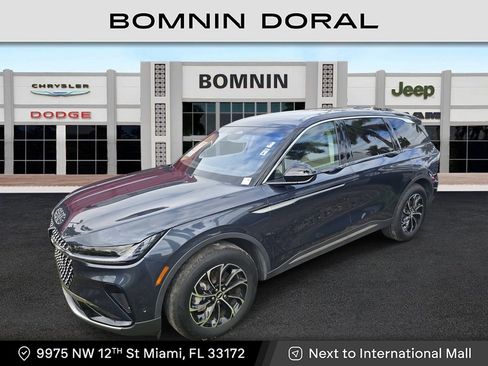 Used 2024 Lincoln Nautilus Premier image 1