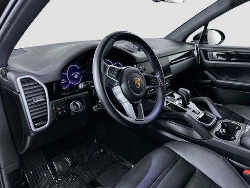 Certified 2023 Porsche Cayenne AWD/4WD image 4
