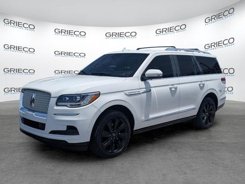Used 2023 Lincoln Navigator Reserve AWD/4WD image 3