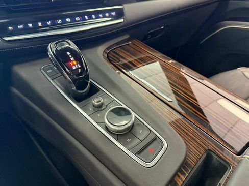 Used 2023 Cadillac Escalade Premium Luxury AWD/4WD image 51