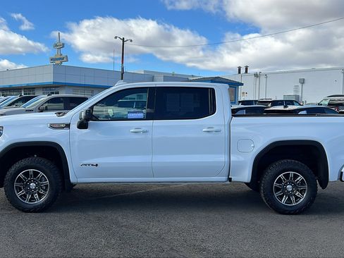 Used 2025 GMC Sierra 1500 AT4 AWD/4WD image 9