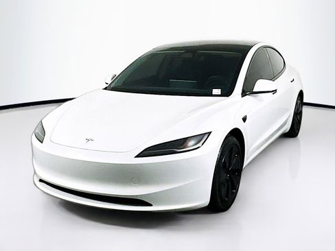 Used 2024 Tesla Model 3 RWD image 3