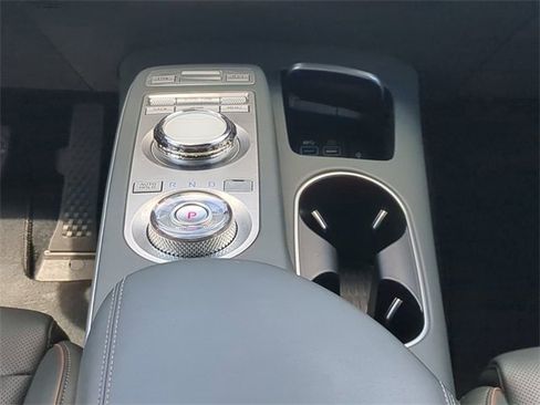 Used 2023 Genesis GV70 2.5T w/ Advanced Package image 18