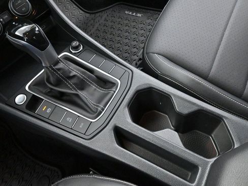 Used 2023 Volkswagen Jetta SE image 24