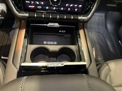 New 2026 GMC Yukon Denali w/ Advanced Technology Package AWD/4WD image 30