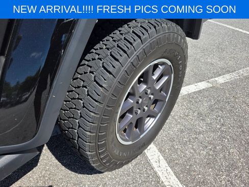 Used 2023 Jeep Gladiator Overland w/ Trailer Tow Package image 8