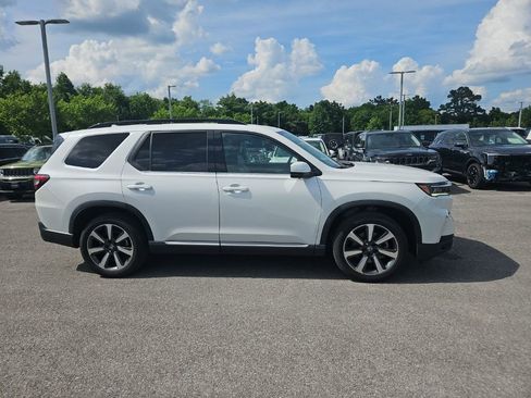 Used 2024 Honda Pilot Elite image 8