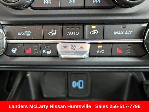 Used 2024 Ford Bronco Outer Banks AWD/4WD image 21