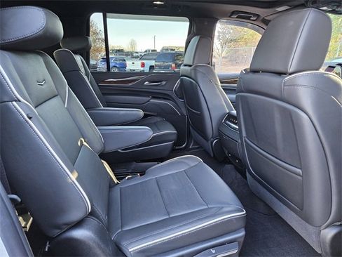 Used 2023 Cadillac Escalade ESV Premium Luxury image 19