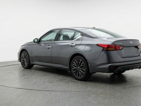 Used 2025 Nissan Altima 2.5 SV image 6