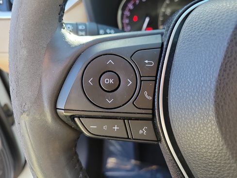 Used 2019 Toyota RAV4 Limited w/ Advanced Technology Package FWD image 18