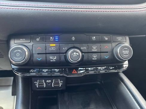 Used 2023 Dodge Durango GT RWD image 42