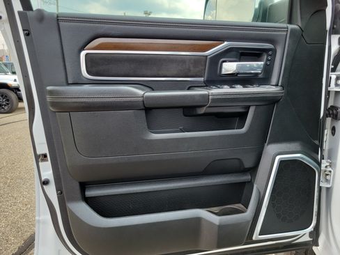 Used 2022 RAM 2500 Laramie AWD/4WD image 6
