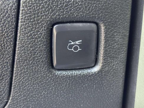 Used 2015 Ford Mustang GT image 40