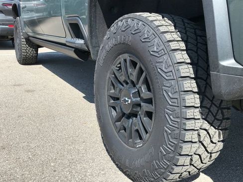 Used 2026 Chevrolet Silverado 2500 ZR2 w/ LPO, Dark Essentials Package AWD/4WD image 14