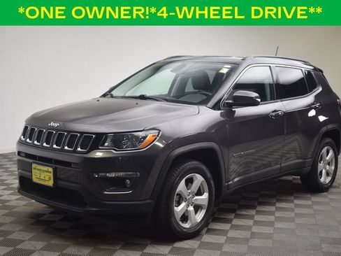 Used 2019 Jeep Compass Latitude w/ Cold Weather Group AWD/4WD image 3